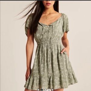 NWT Mint Floral Short Sleeve Abercrombie Dress